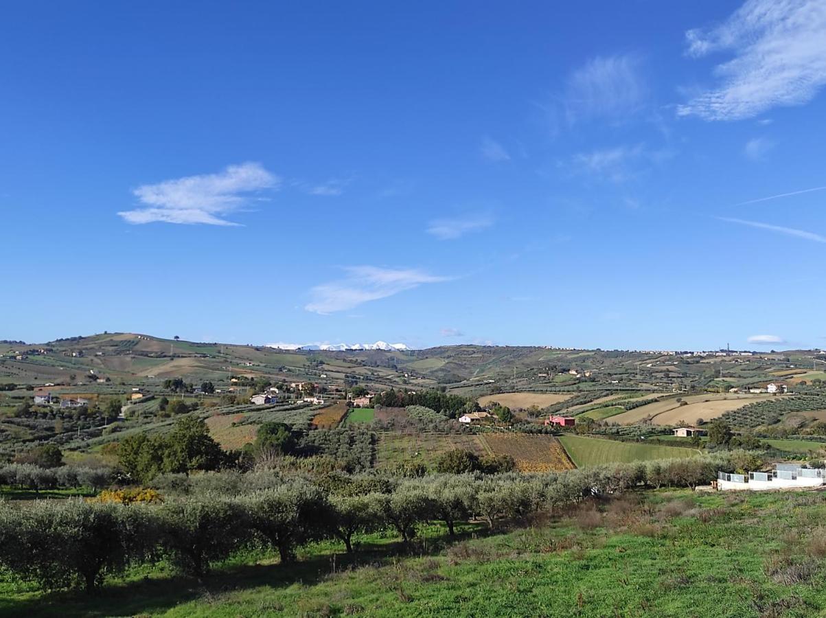 Colline Del Sole Bed & Breakfast San Salvo Eksteriør bilde